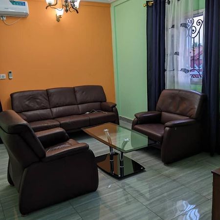 Residence 2K Studio Meuble-Chapelle Symbock-Gardien-Wifi-Location Vehicule Yaoundé Extérieur photo