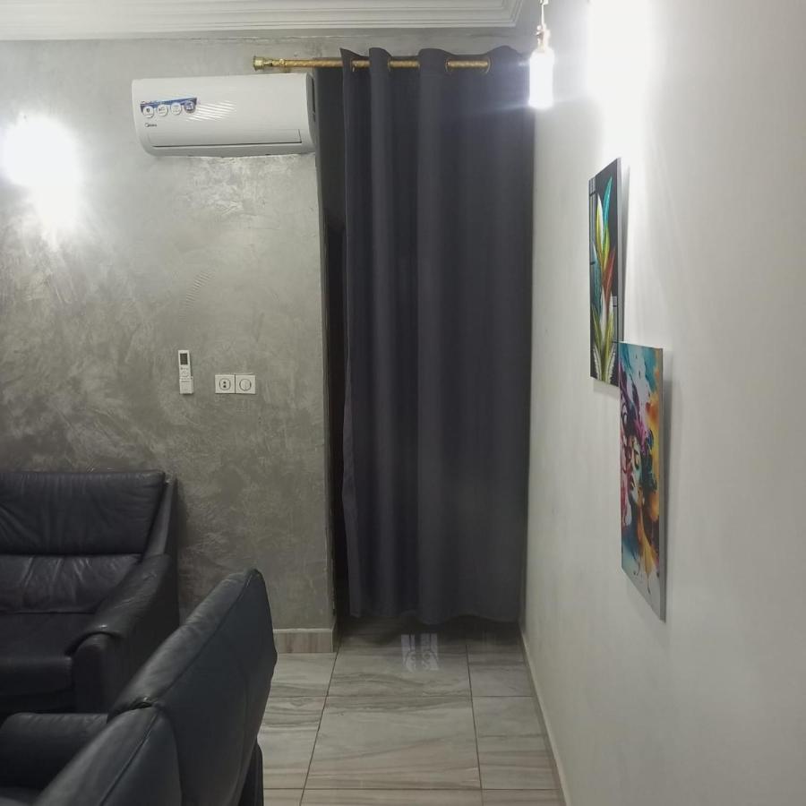 Residence 2K Studio Meuble-Chapelle Symbock-Gardien-Wifi-Location Vehicule Yaoundé Extérieur photo
