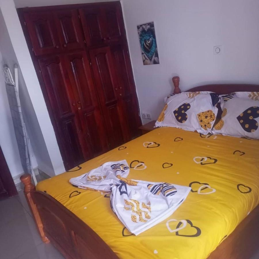 Residence 2K Studio Meuble-Chapelle Symbock-Gardien-Wifi-Location Vehicule Yaoundé Extérieur photo