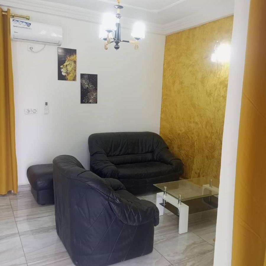 Residence 2K Studio Meuble-Chapelle Symbock-Gardien-Wifi-Location Vehicule Yaoundé Extérieur photo
