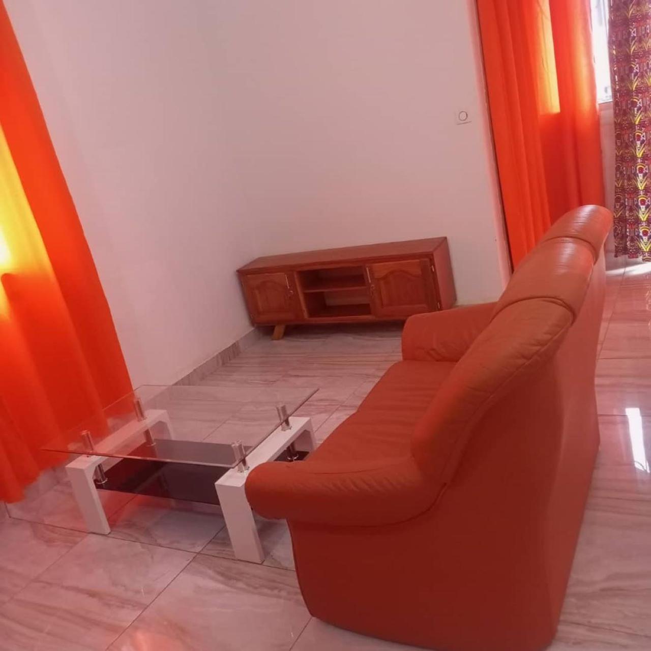 Residence 2K Studio Meuble-Chapelle Symbock-Gardien-Wifi-Location Vehicule Yaoundé Extérieur photo
