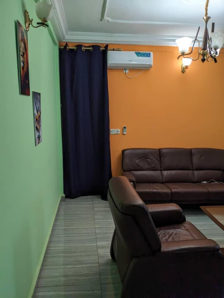Residence 2K Studio Meuble-Chapelle Symbock-Gardien-Wifi-Location Vehicule Yaoundé Extérieur photo